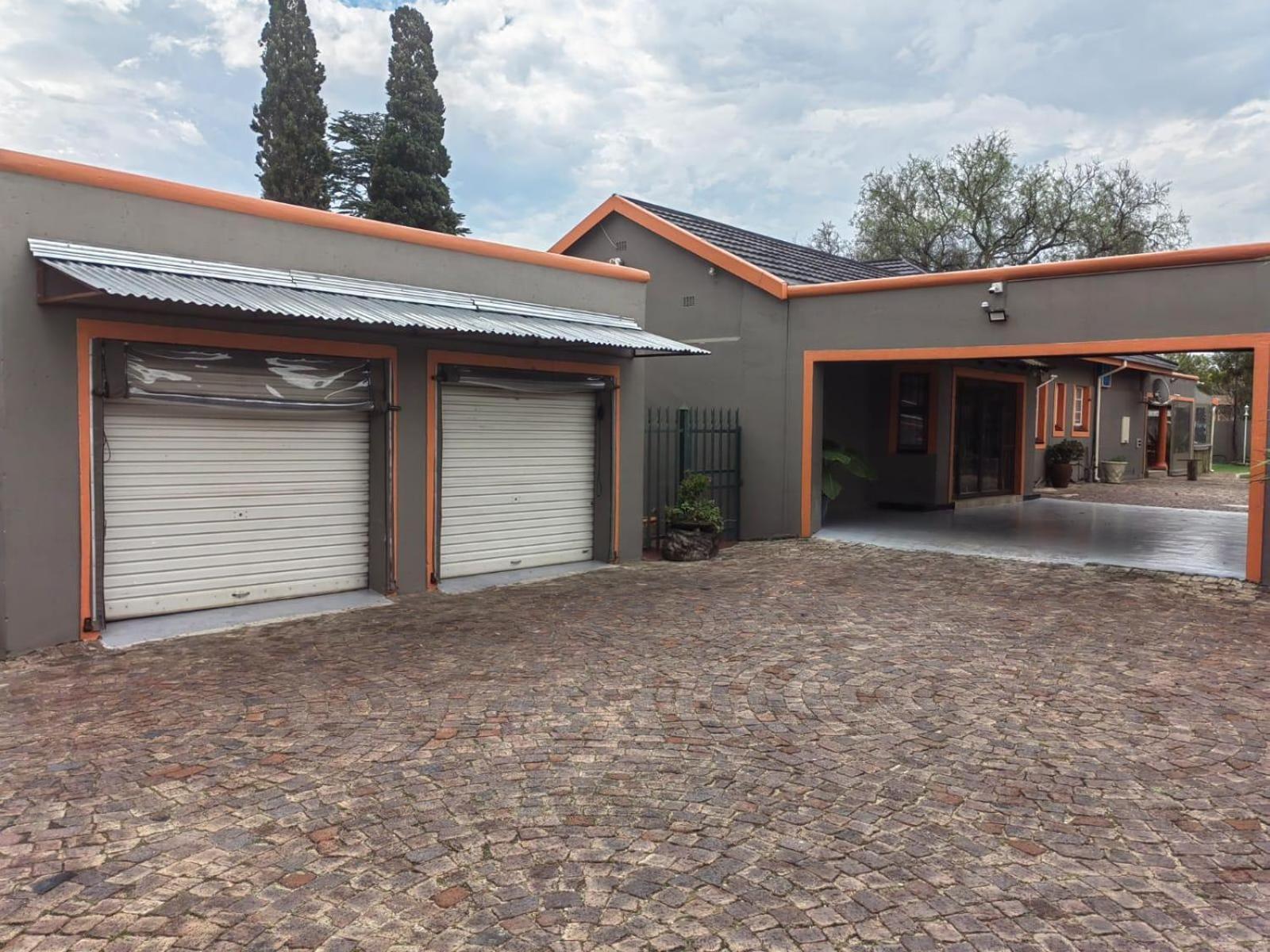 Sibahlenomhlambi Guesthouse Springs  Εξωτερικό φωτογραφία