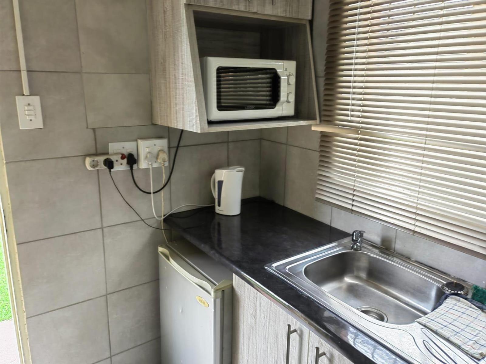 Sibahlenomhlambi Guesthouse Springs  Δωμάτιο φωτογραφία