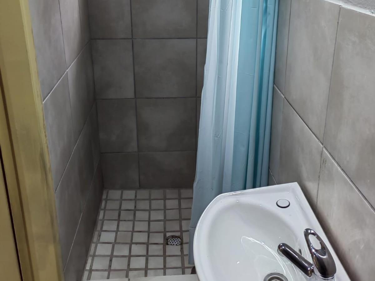 Sibahlenomhlambi Guesthouse Springs  Δωμάτιο φωτογραφία